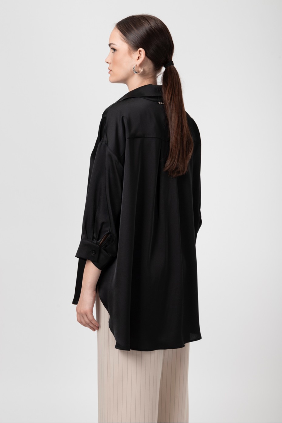 ΠΟΥΚΑΜΙΣΟ ΣΑΤΕΝ OVERSIZED ZOE BLACK
